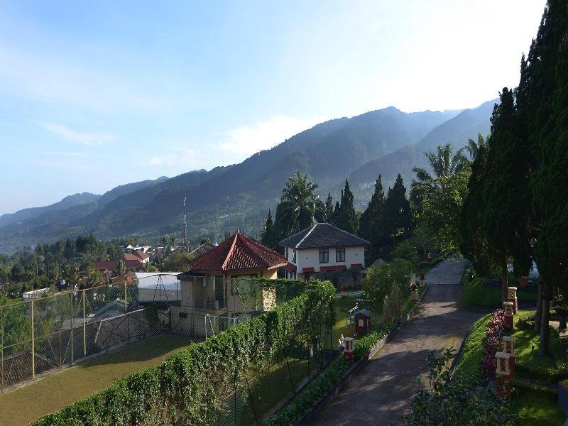 The Jayakarta Cisarua Hotel Puncak Exterior photo